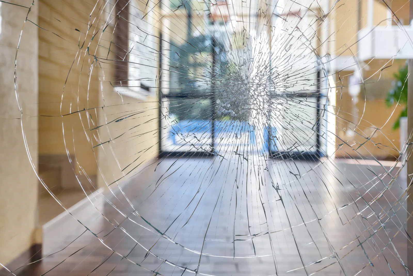 Gesprungenes Sicherheitsglas